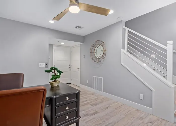 Miller Square 1005
